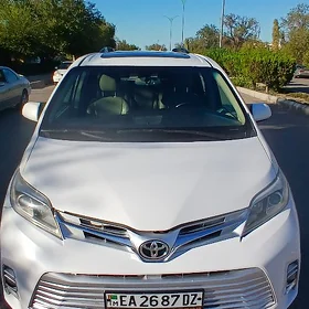 Toyota Sienna 2016