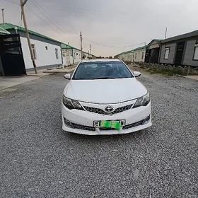 Toyota Camry 2012
