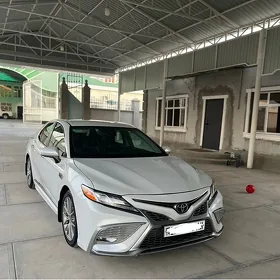 Toyota Camry 2021