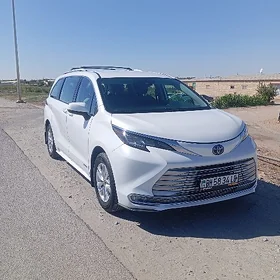 Toyota Sienna 2021