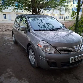 Nissan Versa 2012