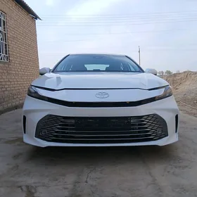 Toyota Camry 2025