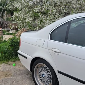 BMW E39 2000