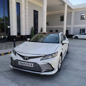 Toyota Camry 2021