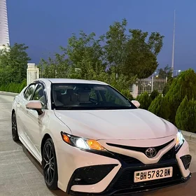 Toyota Camry 2022