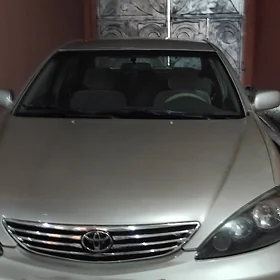 Toyota Camry 2004