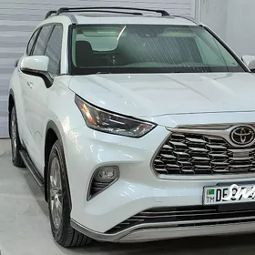 Toyota Highlander 2021
