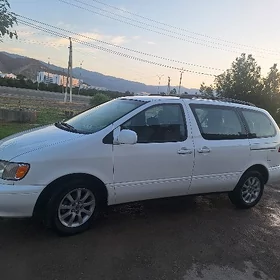 Toyota Sienna 2000