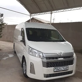Toyota Hiace 2021