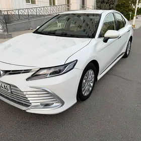 Toyota Camry 2023