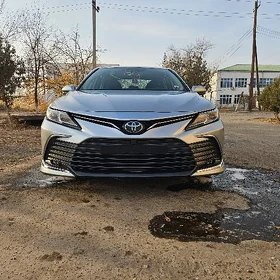 Toyota Camry 2021