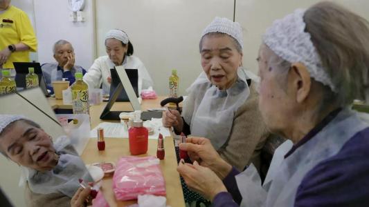 Число столетних жителей Японии впервые превысило 100 тысяч: почти 90% из них – женщины