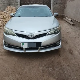 Toyota Camry 2013