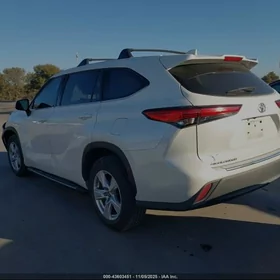 Toyota Highlander 2021