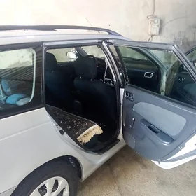 Toyota Avensis 2001