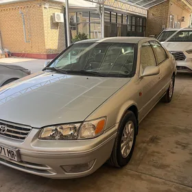 Toyota Camry 2000