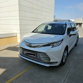 Toyota Sienna 2021
