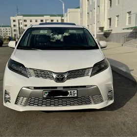 Toyota Sienna 2019