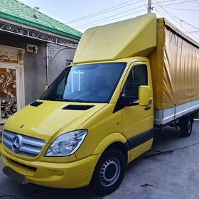 Mercedes-Benz Sprinter 2011