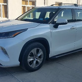 Toyota Highlander 2021