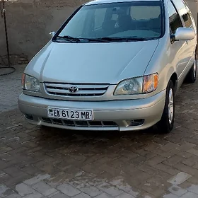 Toyota Sienna 2002
