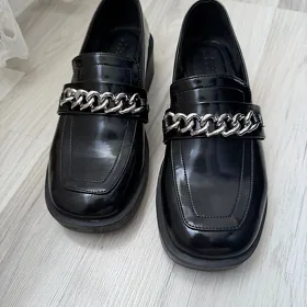 ПРОДАЮТСЯ ЛОФЕРЫ