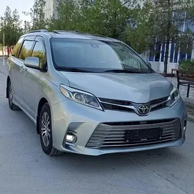 Toyota Sienna 2019