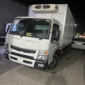 Mitsubishi Canter 2022