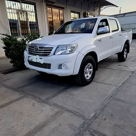 Toyota Hilux 2014