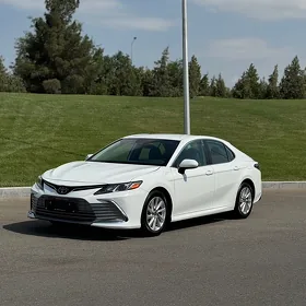Toyota Camry 2021