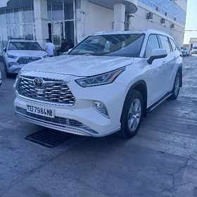 Toyota Highlander 2021