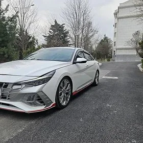Hyundai Elantra 2022