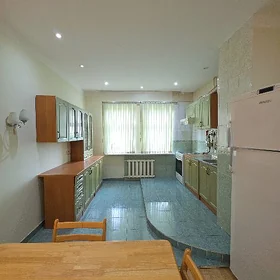 центр ПРОДАМ 4 МКР 3 КОМ 112М2