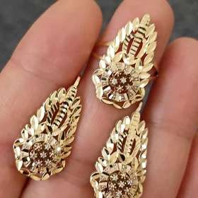 Gyzyl kamplekt