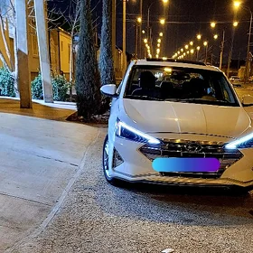 Hyundai Elantra 2020