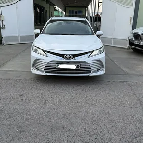Toyota Camry 2021