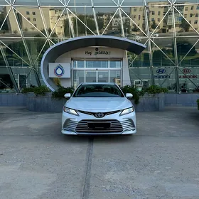 Toyota Camry 2023