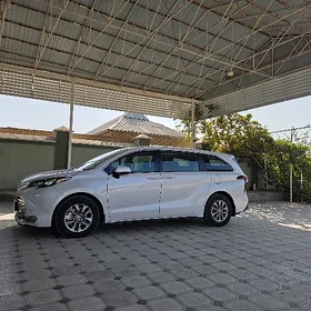 Toyota Sienna 2024