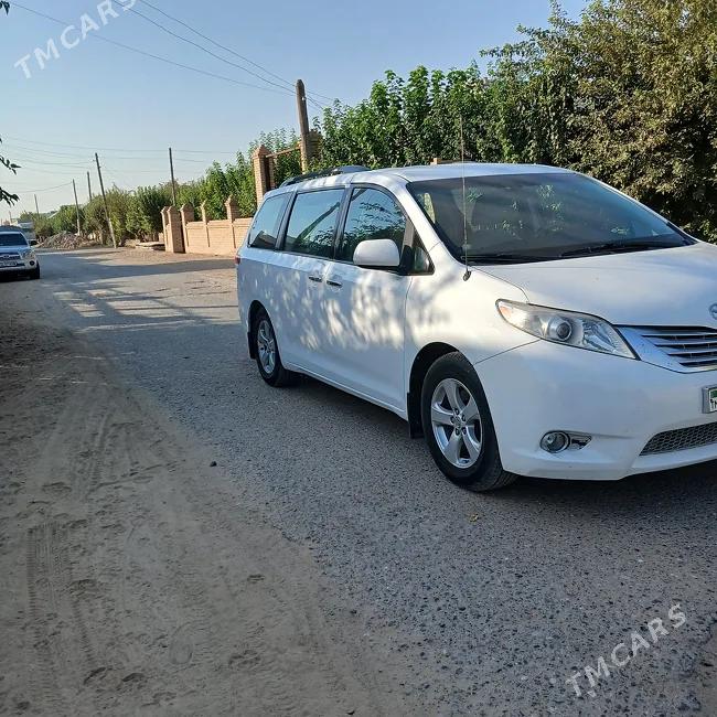 Toyota Sienna 2014 - 1