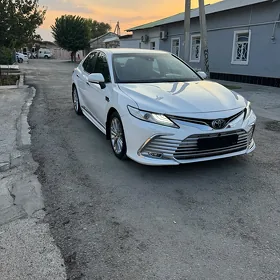 Toyota Camry 2018