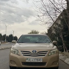 Toyota Camry 2011