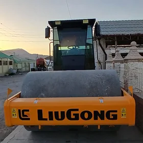 Lugong CLG6114E 2011