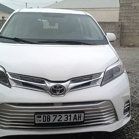 Toyota Sienna 2016