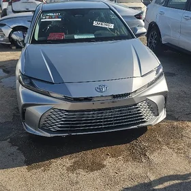 Toyota Camry 2025