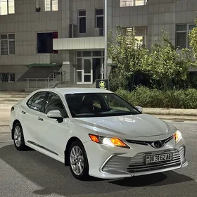 Toyota Camry 2021