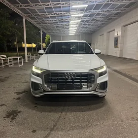 Audi Q8 2021