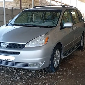 Toyota Sienna 2004