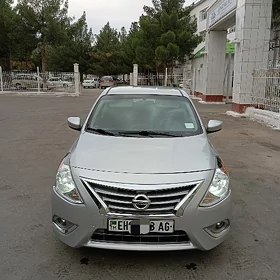 Nissan Versa 2015