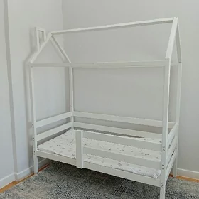 detskiy domik krowat