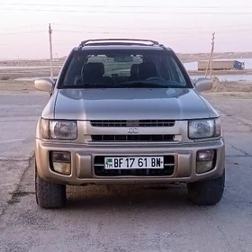 Infiniti QX4 1998